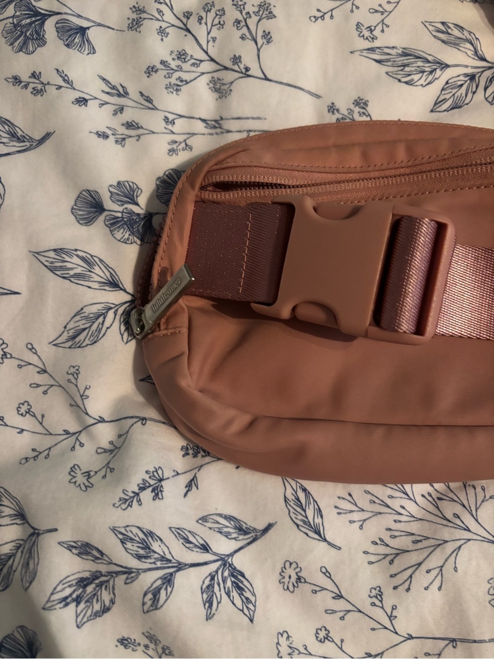Lululemon Crossbody Bag Dusty Rose - Picture 5 of 8